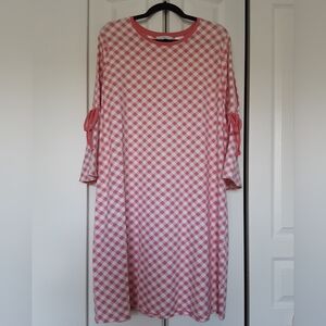 Isaac Mizrahi pink and white gingham check. With keyhole trumpet sleeves
